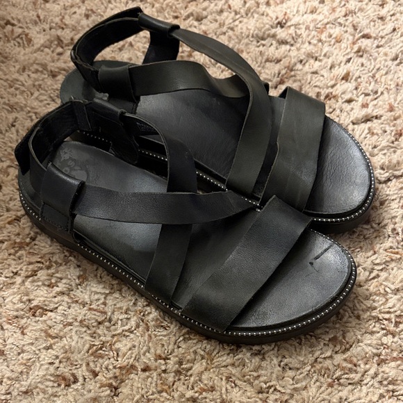 Sorel Shoes - SOREL Roaming Criss Cross Black Slingbacks Sandals Women's Size 8.5